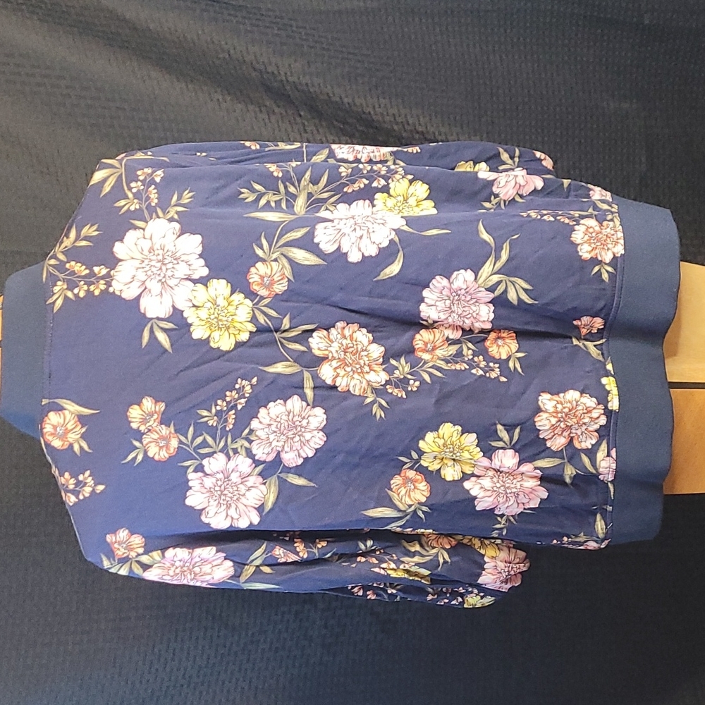Torrid Floral Bombard Jacket Sz 1       *MUST GO!!!* - Picture 5 of 9